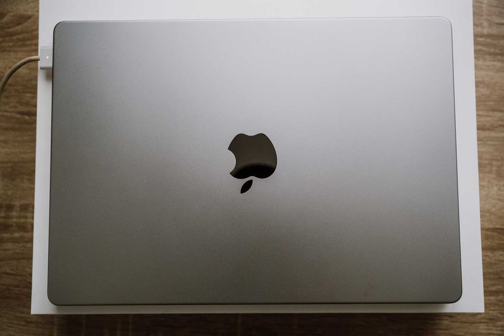 Macbook Pro M1 PRO 14  inch, 1 TB SSD, silver