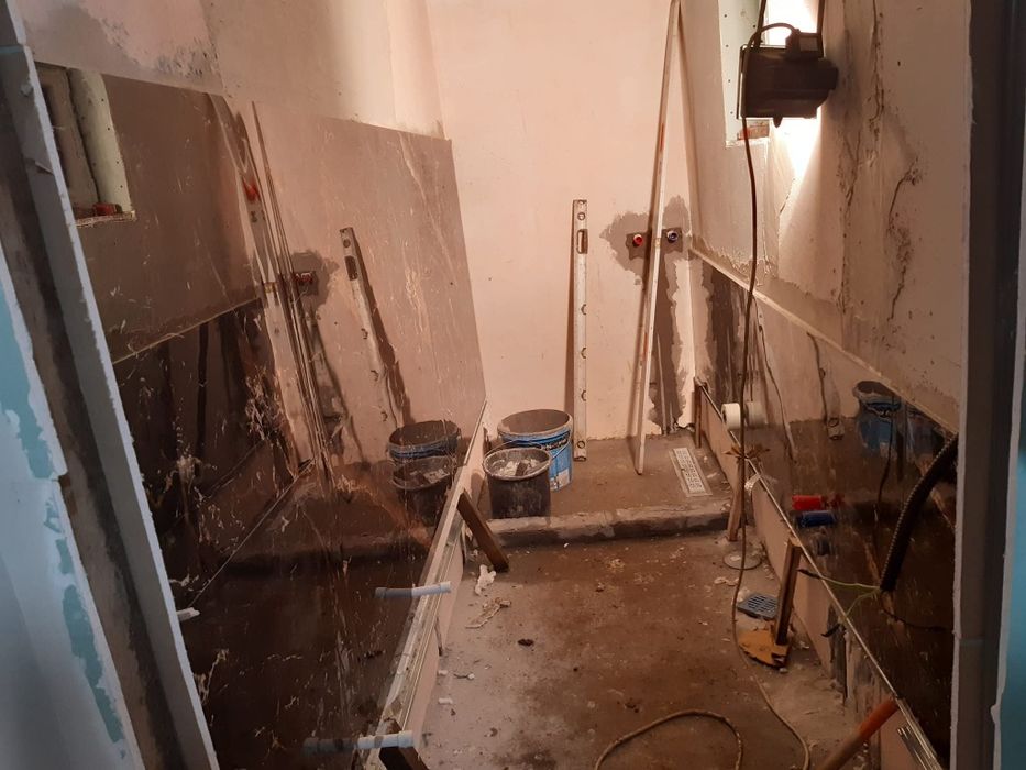 Execut lucrări de finisaje interioare