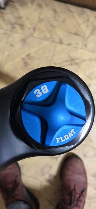 Нова Вилка FOX 2023 FACTORY SERIES 38 FLOAT 27.5 180MM GRIP 2 Kashima