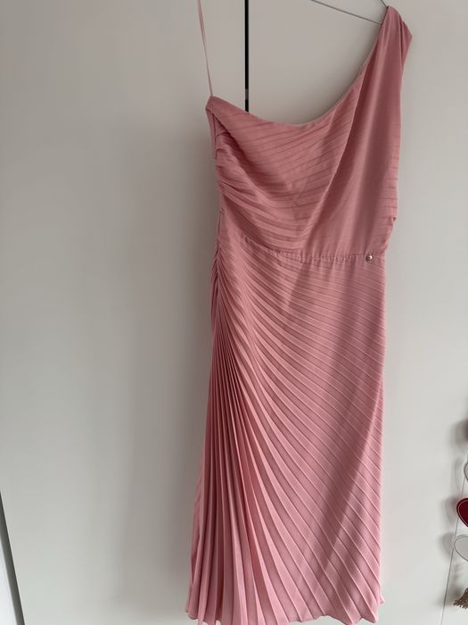 Vand rochie nissa pe un umar cu pliuri RS13817