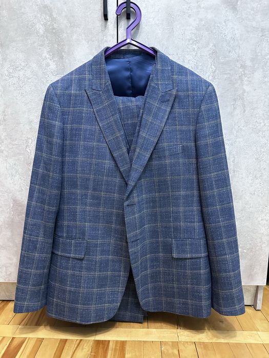 Мужской классический костюм (пиджак + жилетка + брюки)