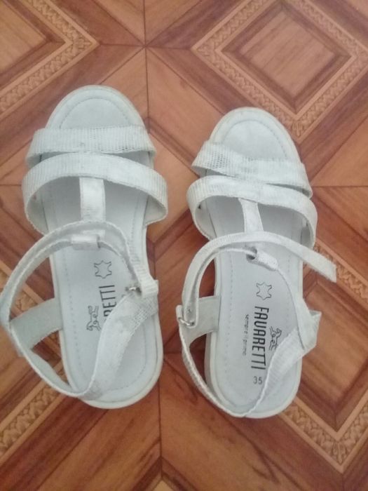 Сандалии 35 размер!