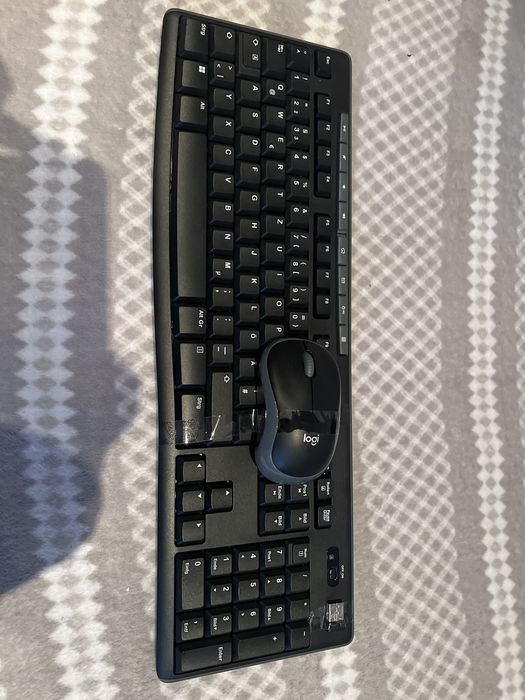 Vand tastaturi Logitech