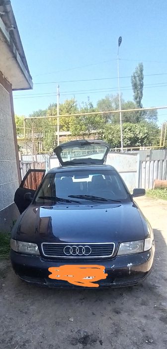 Машина Ауди б. 5