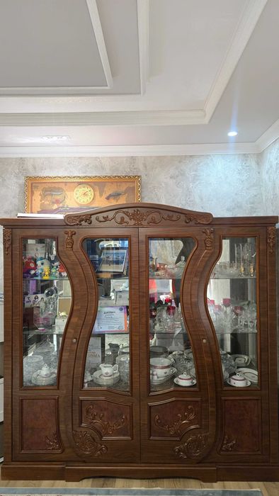 Шкаф-горка. Сервант