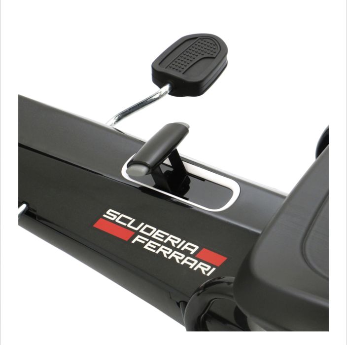 Кола с педали и волан Ferrari