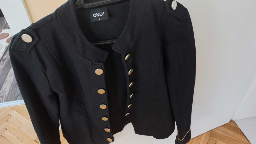 Дамско марково сако