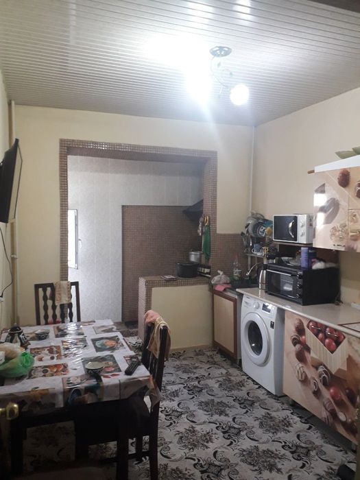 Квартира сотилади срочна. Шайхонтохур туман Ганга Жангох ц-15 2/8/9