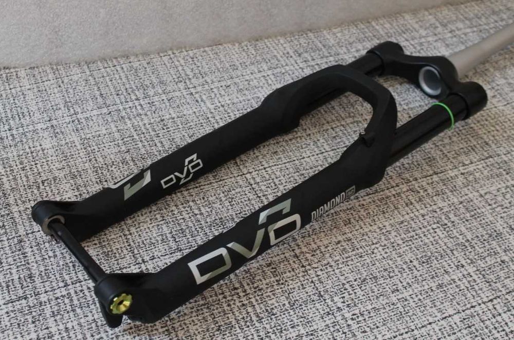 Furca DVO Diamond E3 29' 160mm 'Defecta'