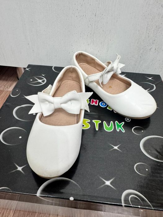 Обувь детская на девочку