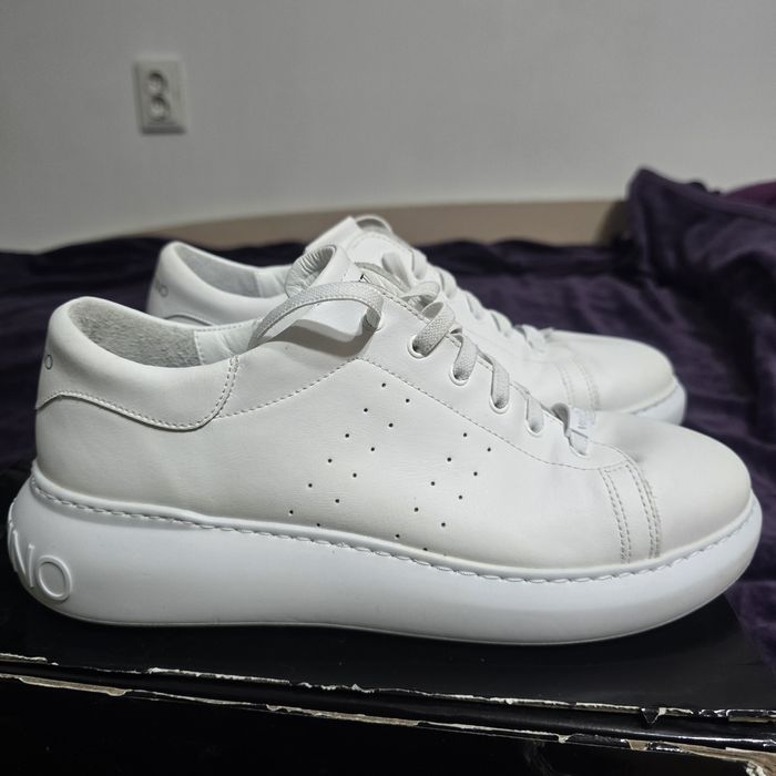 Маратонки Valentino номер 42, бели и черни