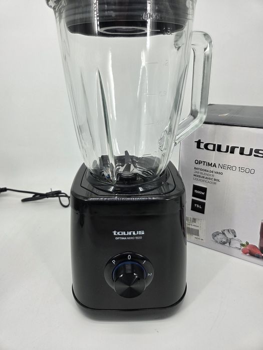 Блендер Taurus Optima Nero 1500. 
Мощност: 1500 W.
Капацитет: 1.5 литра.
Остриета от неръждаема стомана.