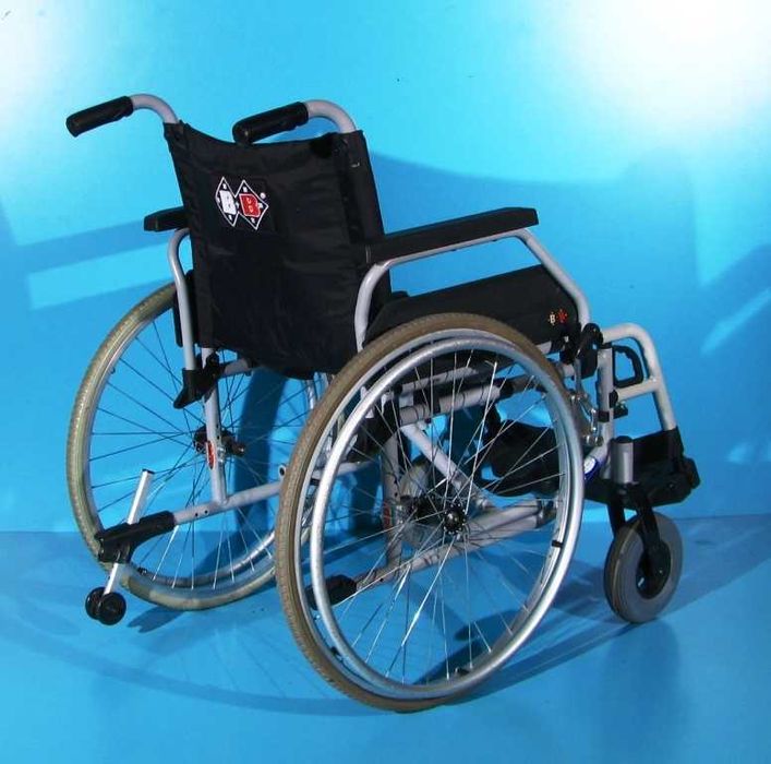 Scaun cu rotile invalizi B+B - latime sezut 48 cm