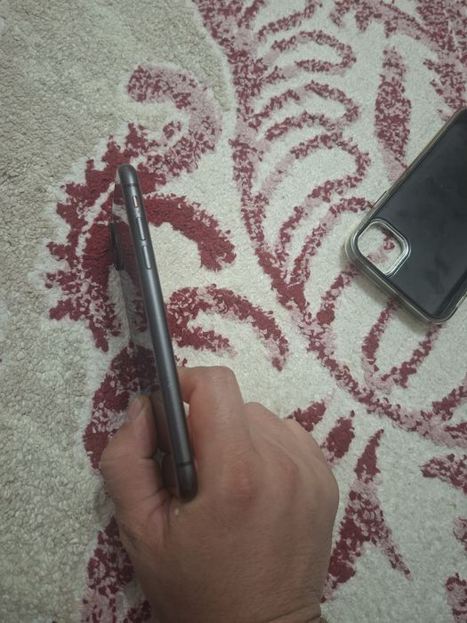 Айфон 11 в идиялном состоянии