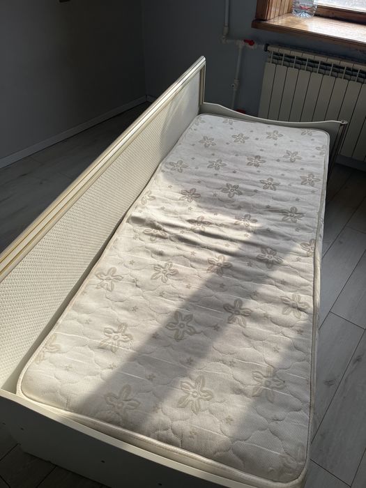 Кровать одноместная отдам бесплатно самовывоз