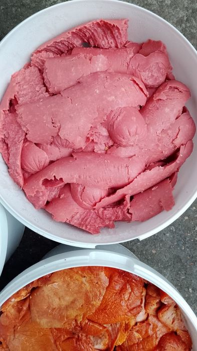 Обрезки колбасы, куриного рулета.