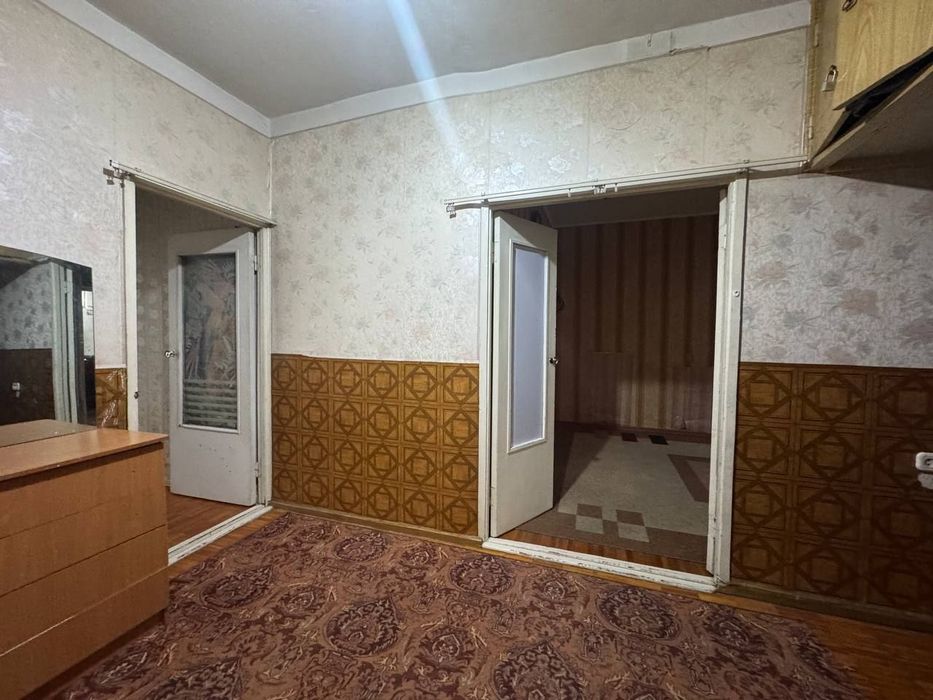 Продаётся квартира Мирабадский р-н Куйлюк массив 4 2/1/4