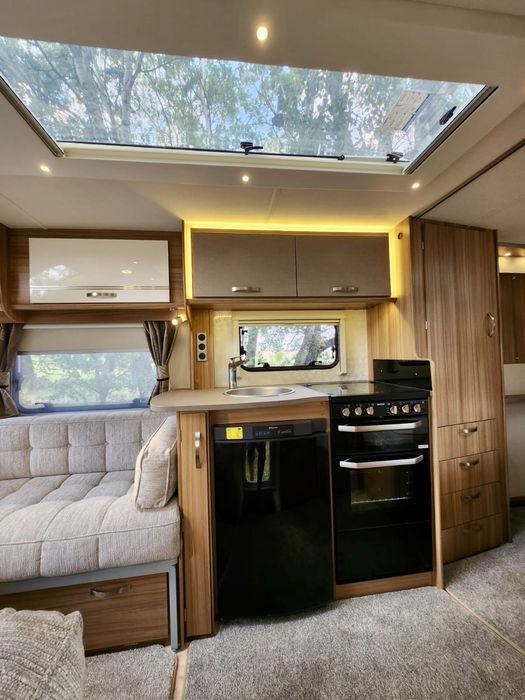 Inchiriez rulota camping deosebita