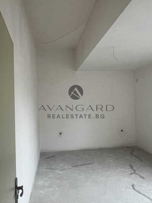 Продава се Тристаен апартамент в Пловдив, Тракия - 197 кв.м за 676 €/кв.м - Снимка #4