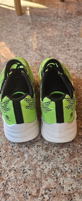 Adidasi copii cu lumini Skechers ca noi TRANSPORT 5lei