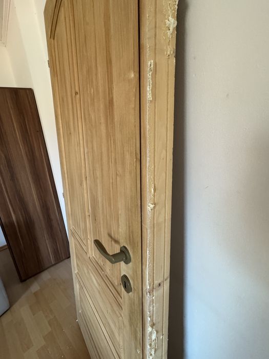 Usa din lemn stare buna