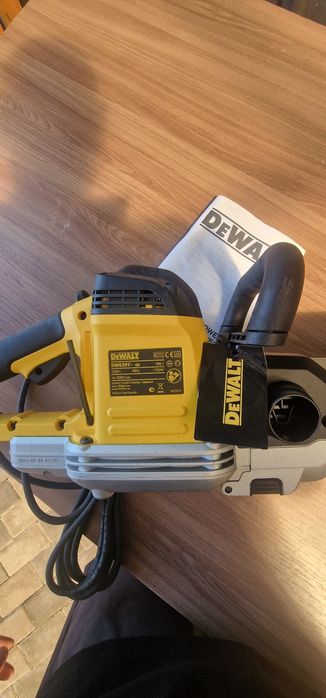 Пила "Аллигатор" DeWALT DWE397-QS