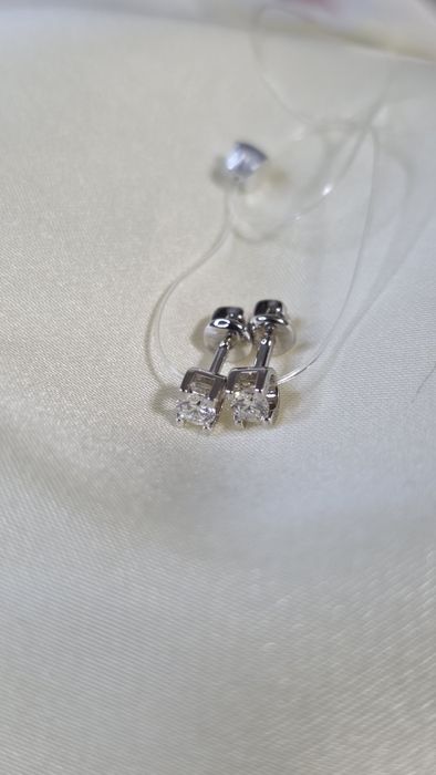 Пусеты с бриллиантами новые