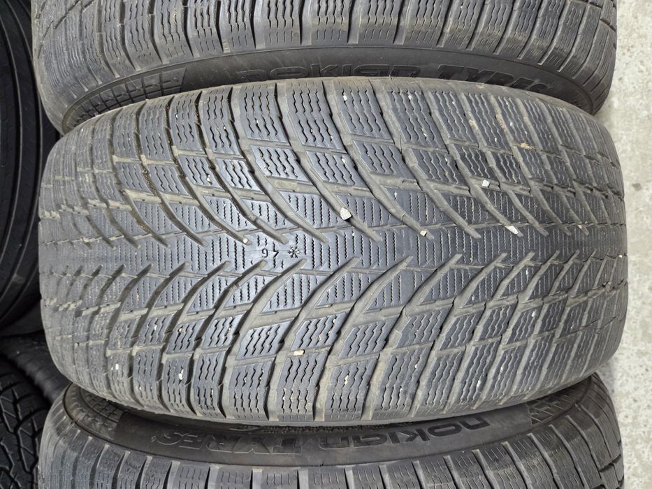 Set 4 anvelope SH iarna Nokian 235/45/18 dot 2020