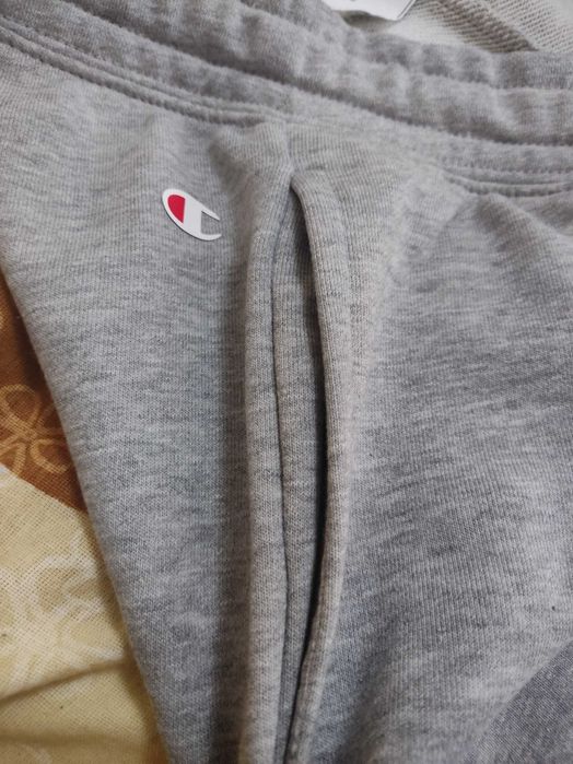 Vand pantaloni Champion, originali, size M