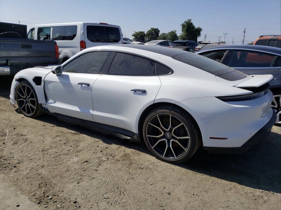 Porsche Taycan НА ЧАСТИ 2022
