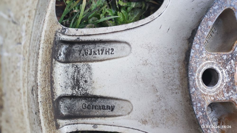 Джанти+зимни гуми 235/65/17 Touareg