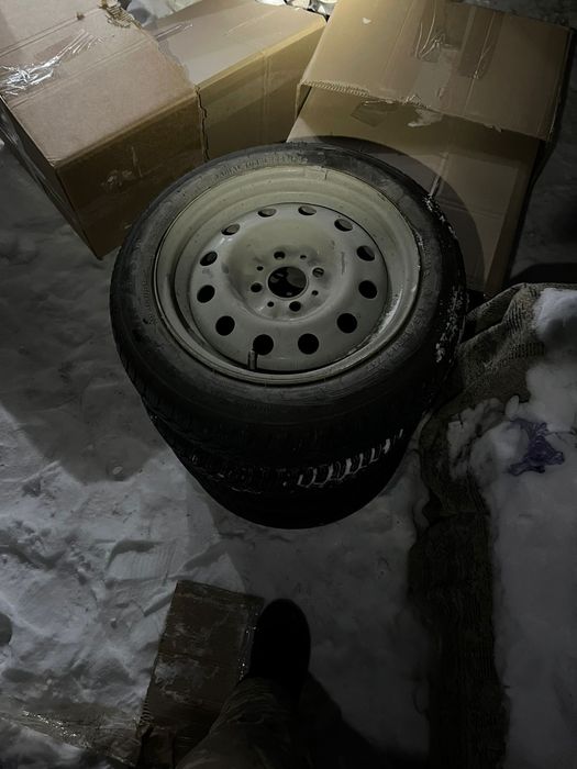 Срочно продам шина с дисками