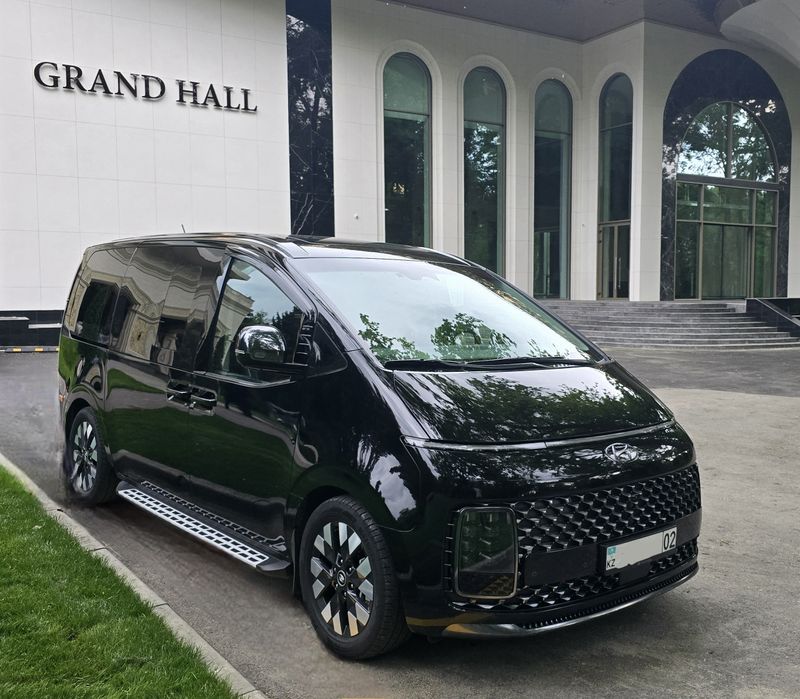 Минивэн Hyundai Staria с водителем аренда прокат авто трансфер такси