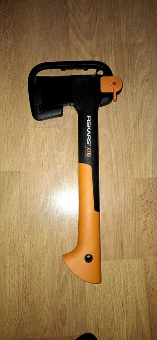 Брадва Fiskars X7