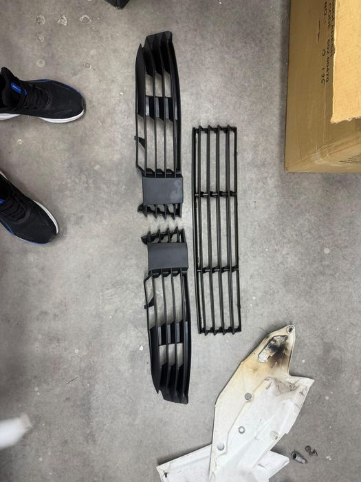 Решетки за предба броня Passat B5.5