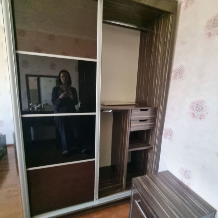 Шкаф купе, кровать, туалетный столик, 2 тумбочки по цене одного