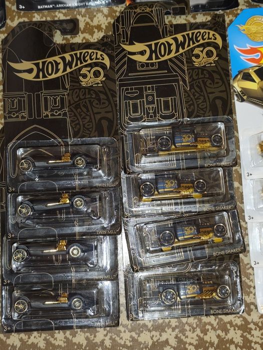 Нови колички Hot wheels 50th anniversary 93 броя