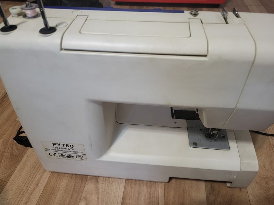 Швейная машина .Оверлок