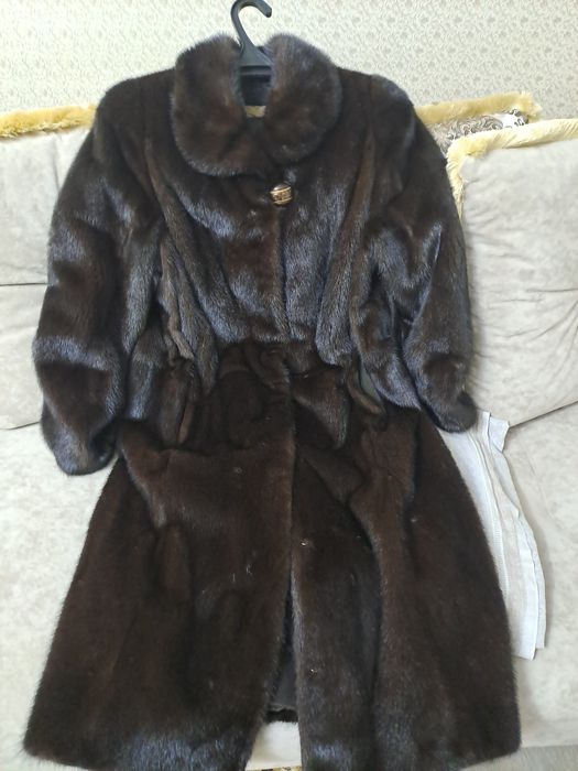 Продам шубу норковую