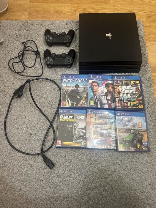 Vand playstation 4 pro nou