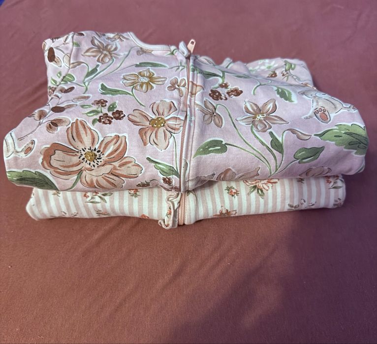 Два гащеризона/пижамки с крачета с чорап на Next - 86 размер