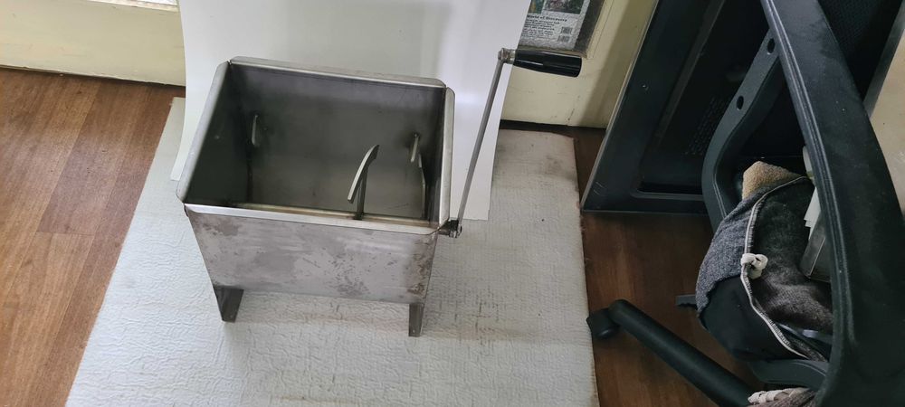 ръчна бъркалка за кайма