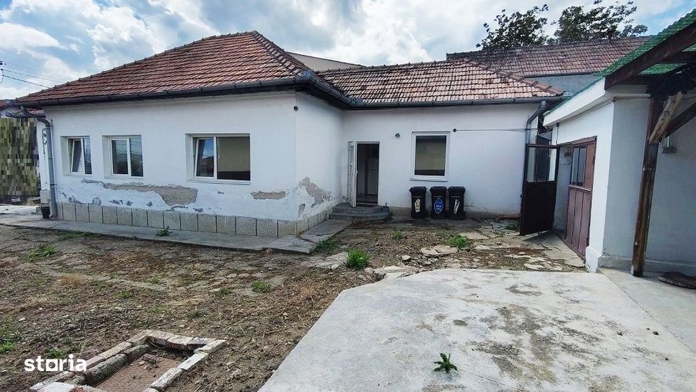 Teren intravilan de 2108 mp, cu casa, zona excelenta, Dambul Rotund