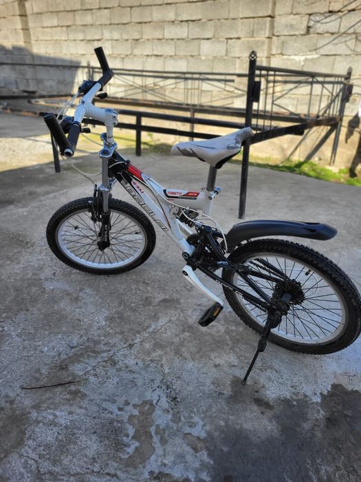 Велик Mrb Trintry Badlai