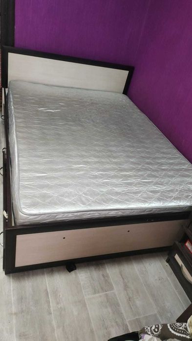 Продам спальный гарнитур