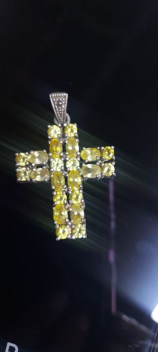 Сребърен кръст с Цитрин