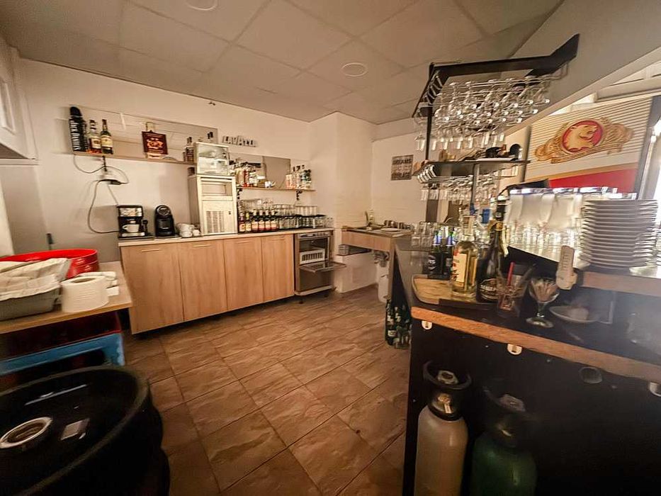 ПОД НАЕМ! Забележителен ресторант с лятна градина в центъра на Русе