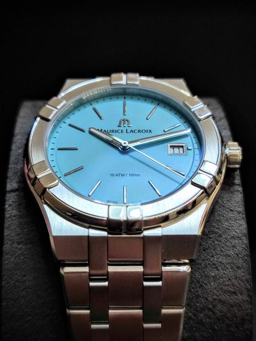 Швейцарские часы Maurice Lacroix Aikon Colours Edition Tiffany Blue
