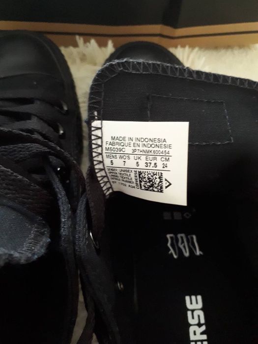 Teniși  Converse