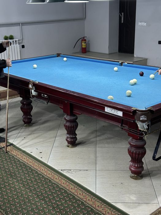 Бильярдный стол в отличном состоянии